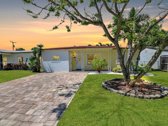 341 NW 52nd St, Oakland Park FL 33309