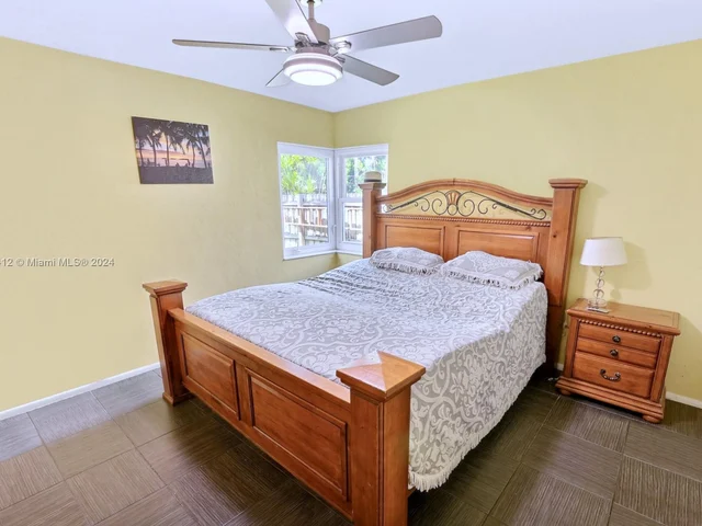 341 NW 52nd St, Oakland Park FL 33309