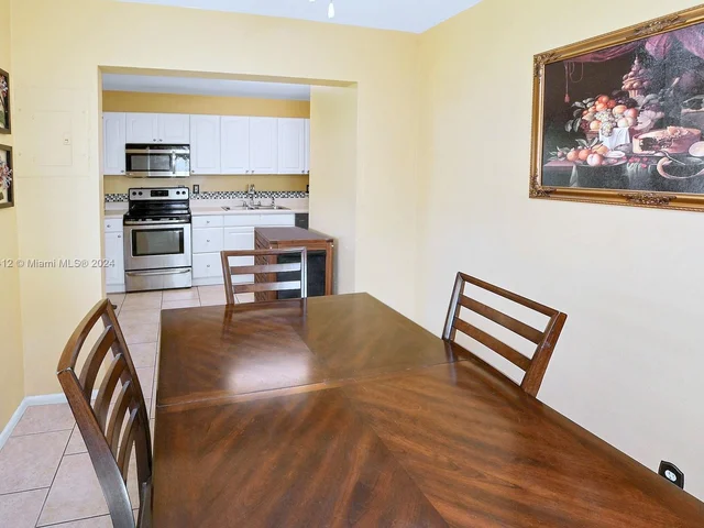 341 NW 52nd St, Oakland Park FL 33309