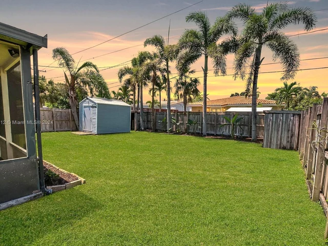 341 NW 52nd St, Oakland Park FL 33309