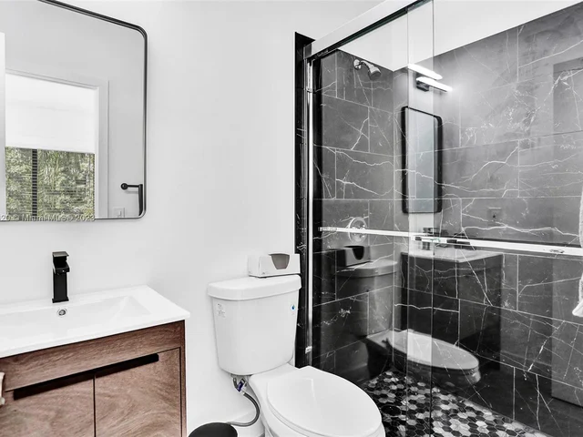 1656 Polk St # 1, Hollywood FL 33020