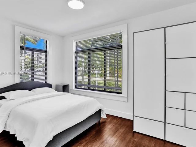 1656 Polk St # 1, Hollywood FL 33020