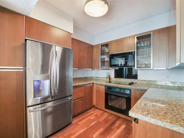 10 Venetian Way # 902, Miami Beach FL 33139