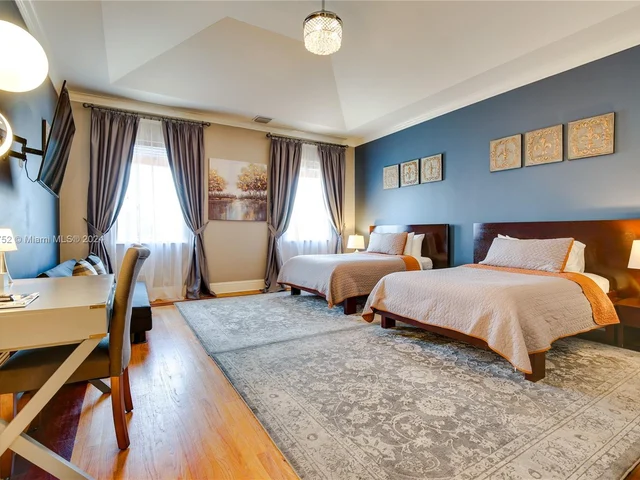 1630 Mayo St, Hollywood FL 33020