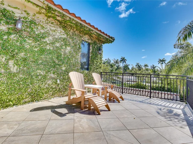 1630 Mayo St, Hollywood FL 33020