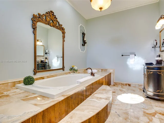 1630 Mayo St, Hollywood FL 33020