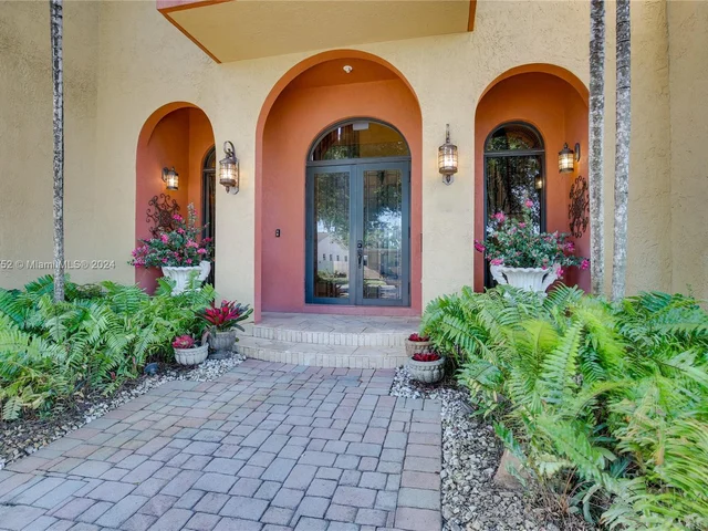 1630 Mayo St, Hollywood FL 33020