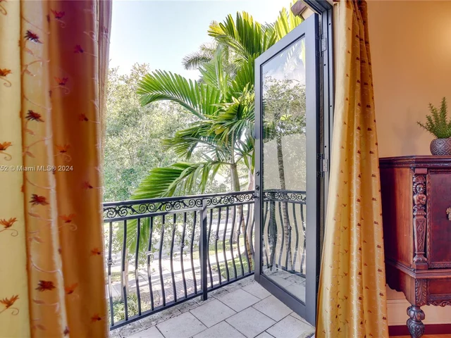 1630 Mayo St, Hollywood FL 33020