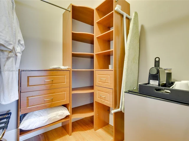 1630 Mayo St, Hollywood FL 33020