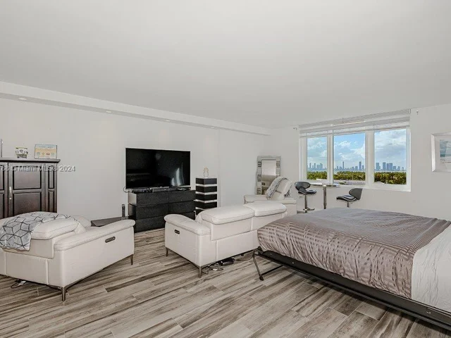 2301 Collins Ave # 1532, Miami Beach FL 33139