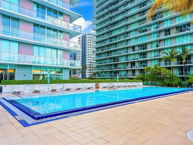 1111 SW 1st Ave, Miami FL 33130