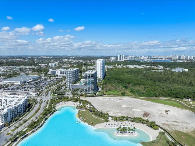 2411 Laguna Cir # 2106, North Miami FL 33181