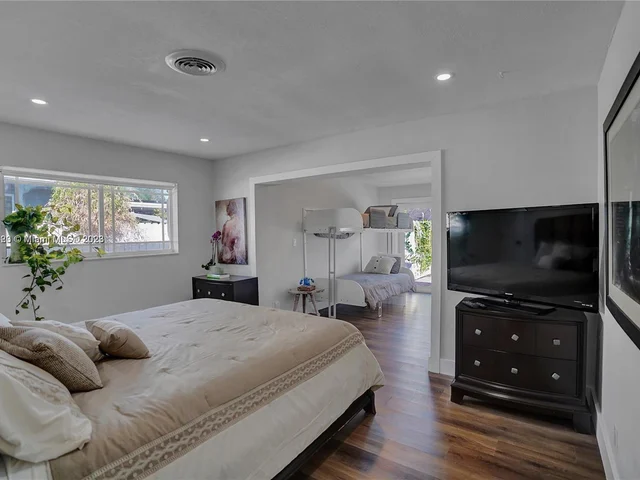 948 NE 26th Ave, Pompano Beach FL 33062