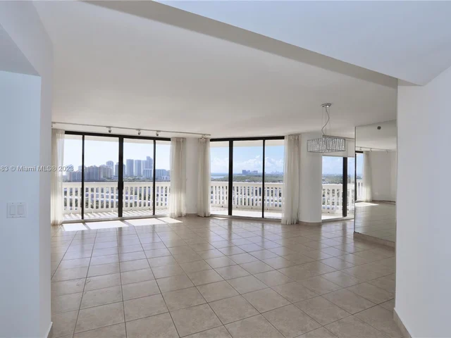2000 Island Blvd # 1902, Aventura FL 33160