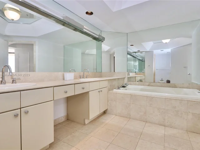 2000 Island Blvd # 1902, Aventura FL 33160