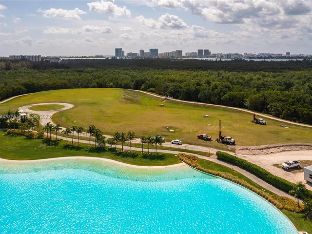 2411 Laguna Cir # 1207, North Miami FL 33181