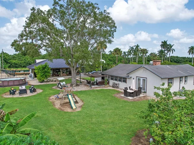 19970 SW 264th St, Homestead FL 33031