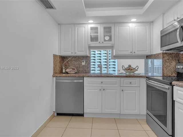 2655 Collins Ave # 905, Miami Beach FL 33140