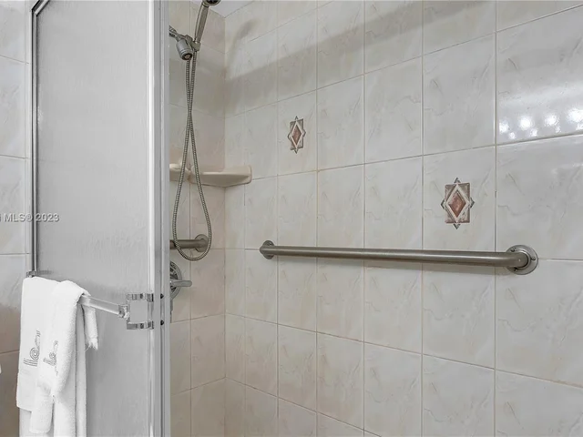 2655 Collins Ave # 905, Miami Beach FL 33140