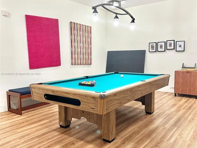 2655 Collins Ave # 905, Miami Beach FL 33140