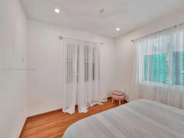 73 NE 48th St, Miami FL 33137