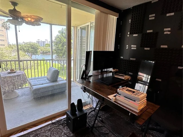 1750 NE 191st St # 1, Miami FL 33179