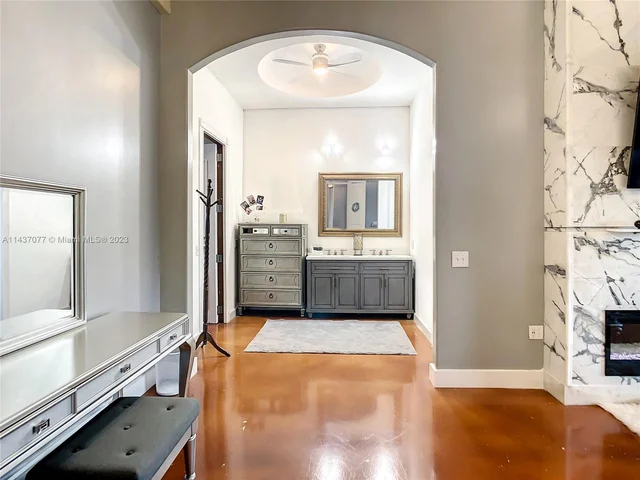 19870 SW 190th St, Miami FL 33187