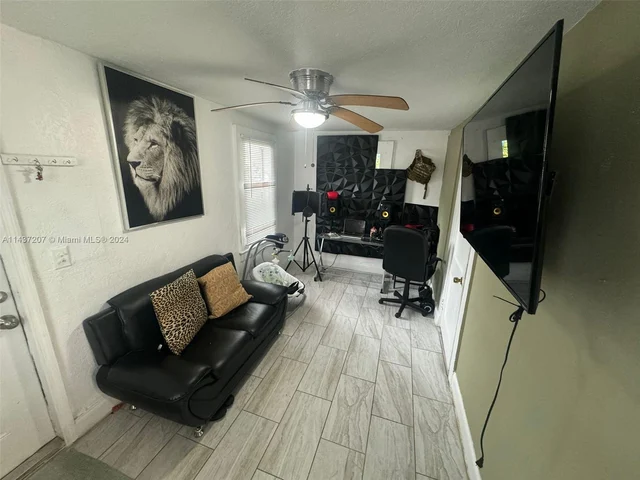 2356 NW 55th Ter, Miami FL 33142