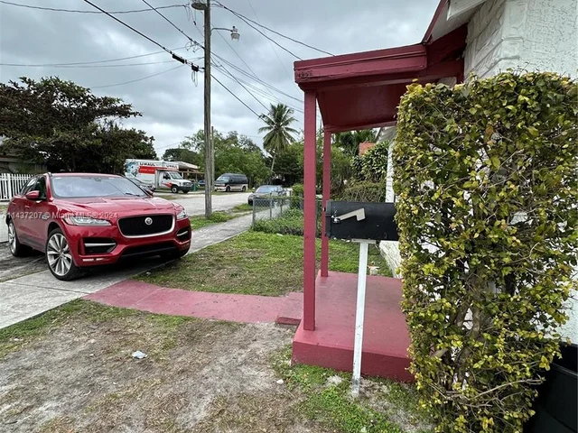 2356 NW 55th Ter, Miami FL 33142