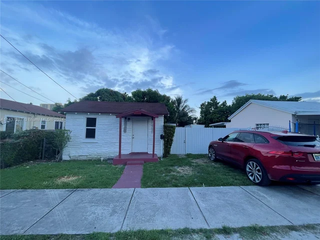 2356 NW 55th Ter, Miami FL 33142