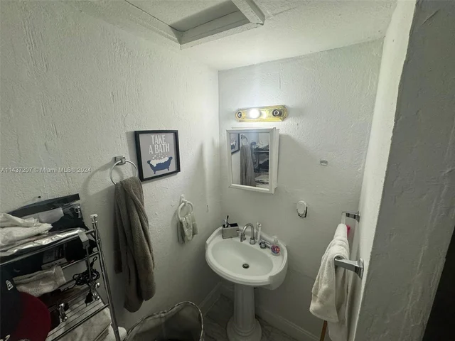 2356 NW 55th Ter, Miami FL 33142