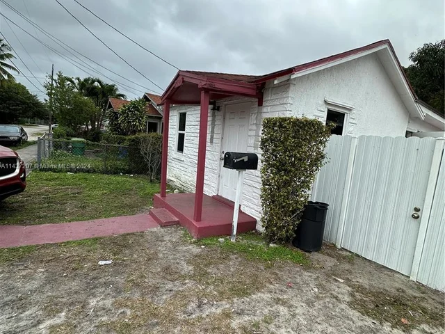 2356 NW 55th Ter, Miami FL 33142