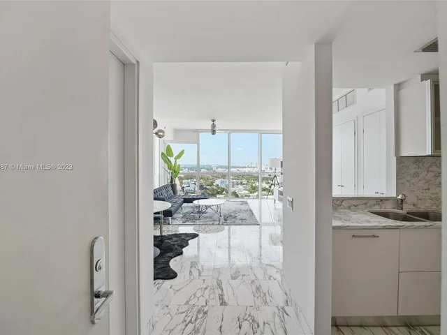 450 Alton Rd # 3008, Miami Beach FL 33139