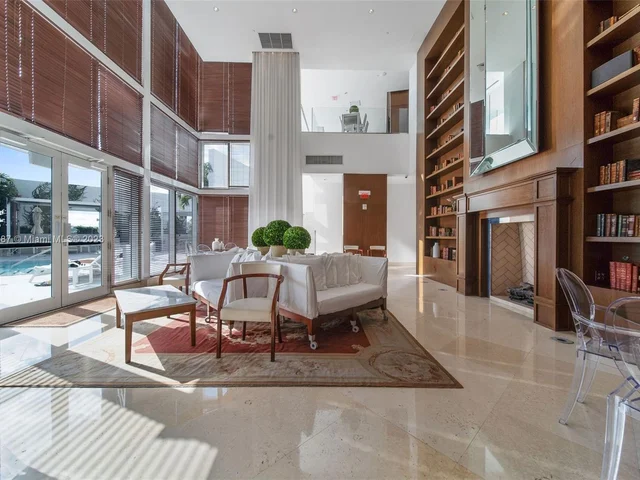 450 Alton Rd # 3008, Miami Beach FL 33139