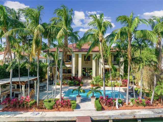 5655 Pine Tree Dr, Miami Beach FL 33140