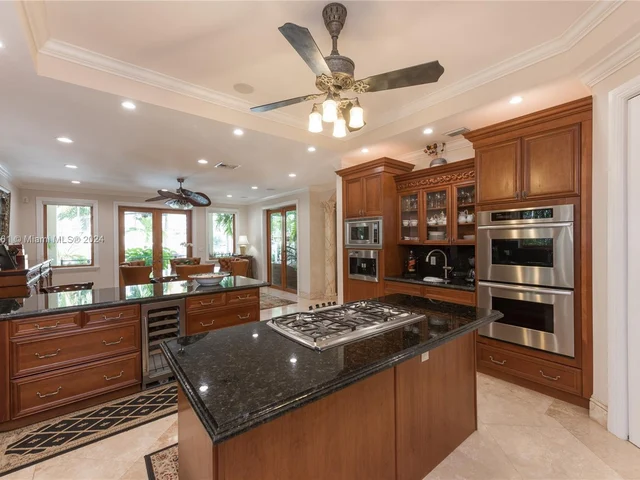 5655 Pine Tree Dr, Miami Beach FL 33140