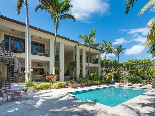 5655 Pine Tree Dr, Miami Beach FL 33140