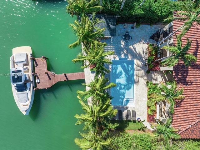 5655 Pine Tree Dr, Miami Beach FL 33140