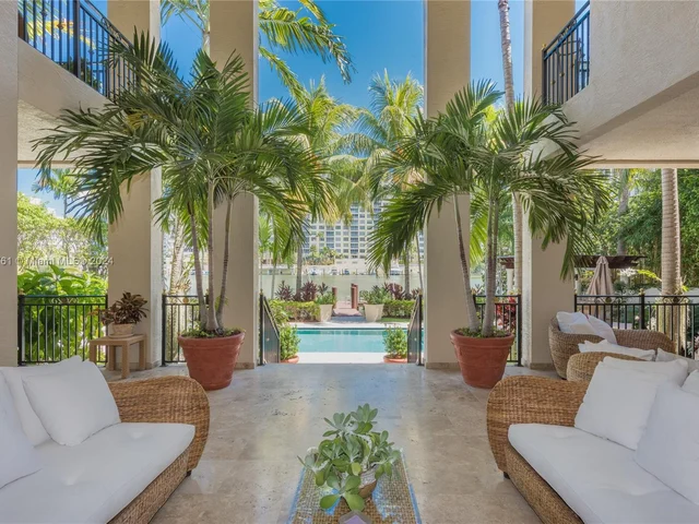 5655 Pine Tree Dr, Miami Beach FL 33140