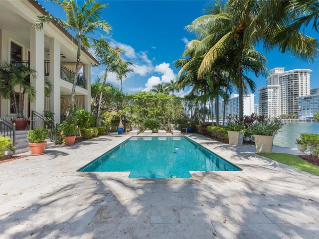 5655 Pine Tree Dr, Miami Beach FL 33140