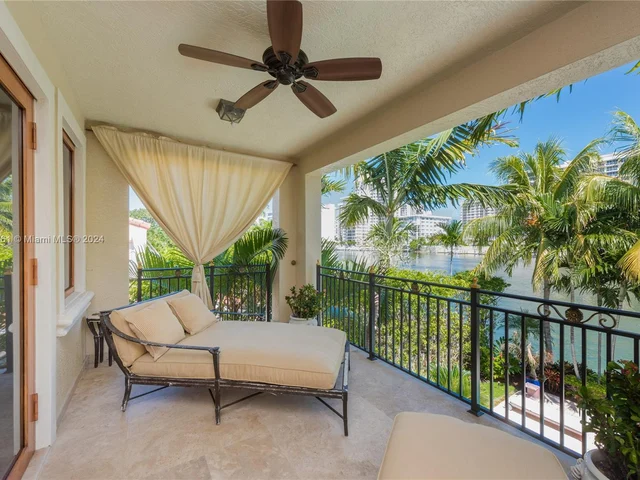 5655 Pine Tree Dr, Miami Beach FL 33140