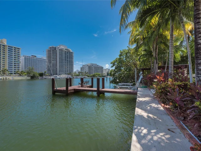 5655 Pine Tree Dr, Miami Beach FL 33140