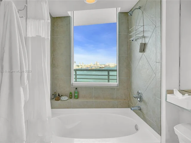 335 S Biscayne Blvd # 2312, Miami FL 33131