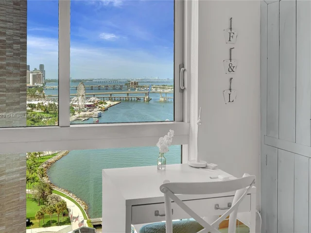 335 S Biscayne Blvd # 2312, Miami FL 33131