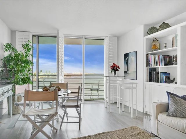 335 S Biscayne Blvd # 2312, Miami FL 33131