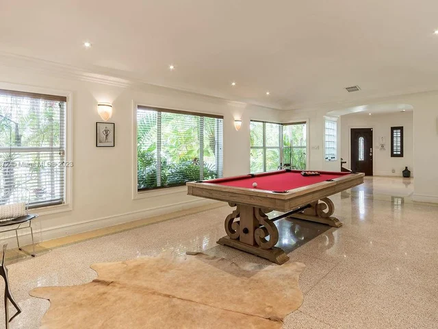 1051 NE 89th St, Miami FL 33138