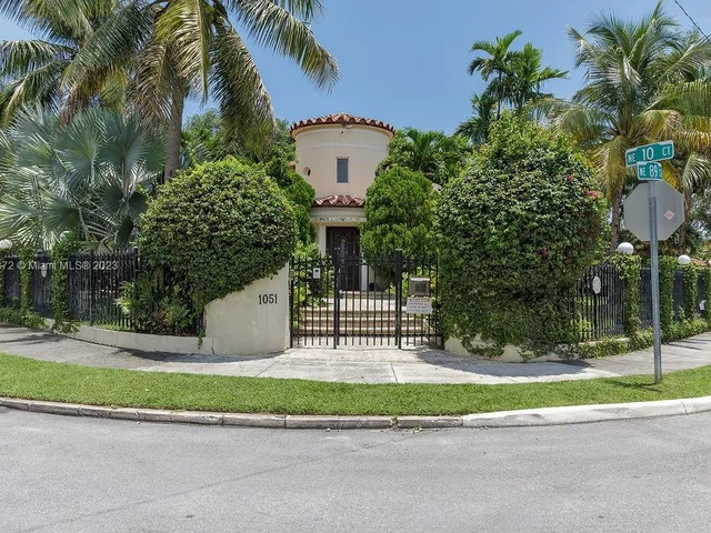 1051 NE 89th St, Miami FL 33138