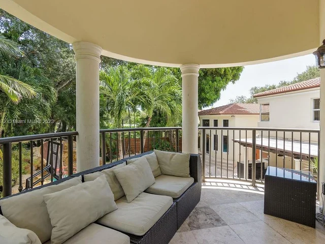 1051 NE 89th St, Miami FL 33138