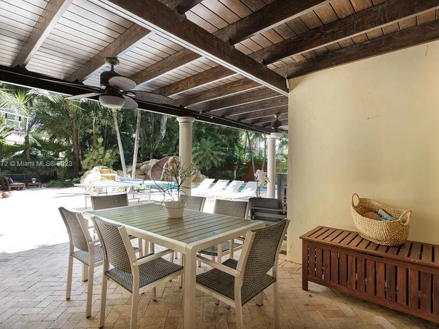 1051 NE 89th St, Miami FL 33138