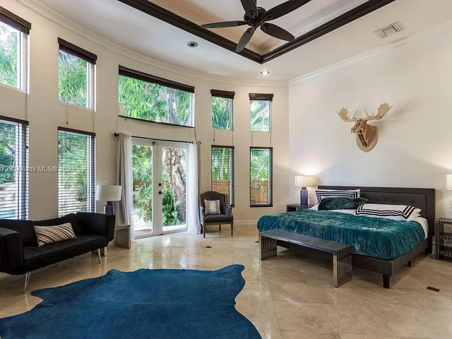 1051 NE 89th St, Miami FL 33138